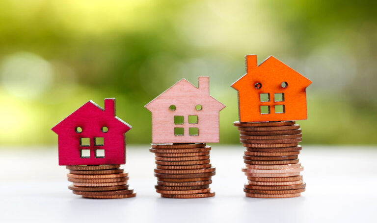 Colored houses and coins