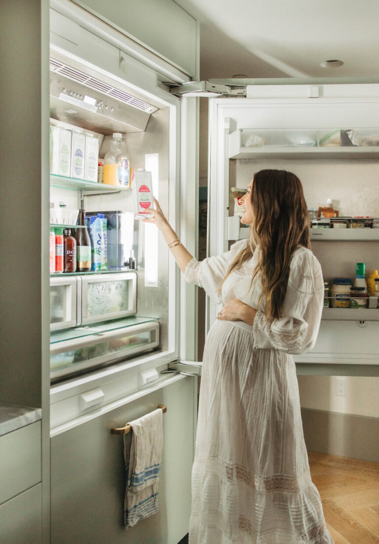 1743112071 fridge best non dairy milk 865x1243
